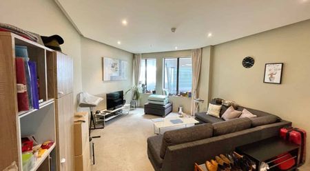 Fully Furnished 2 bedroom apartment in iconic waterfront Oriental Bay building - Photo 5