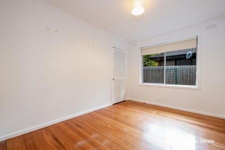 16 Broughton Avenue, CROYDON - Photo 5