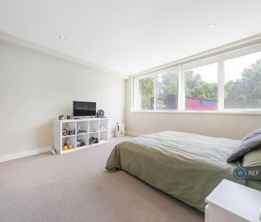 3 bedroom flat to rent - Photo 5