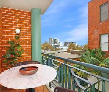 40/13 Ernest Street, Crows Nest - Photo 2