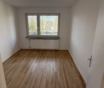 3 - Zimmer-Wohnung in Hamburg-Meiendorf (Saseler Straße 49d) - Photo 1