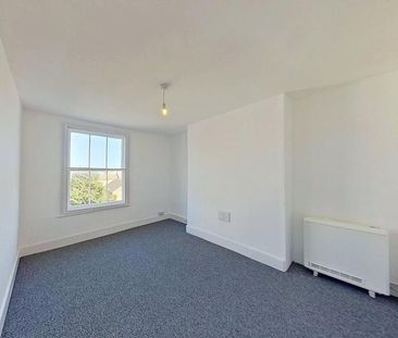 3 bedroom maisonette to rent - Photo 2