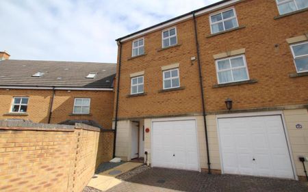 ***STUDENT PROPERTY *** A superb SIX bedroom student property which is going to be REFURBISHED this year. 5 minute walk to UWE, furnished and bills included. - Photo 4