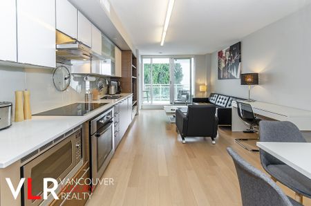 Condo in Vancouver West Side, BC - Photo 4