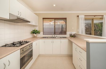 Charming 3-Bedroom Home! - Photo 5