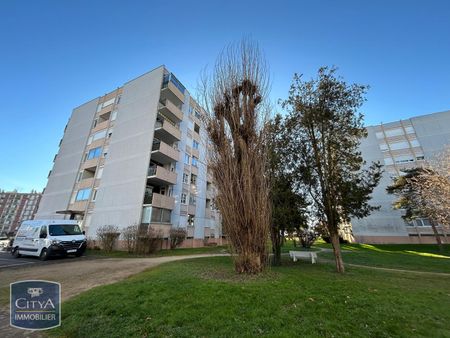 Location Appartement 4 pièces 78m² CHALON SUR SAONE 71100 - Photo 2