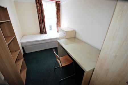 6 bedroom house to rent - Photo 3