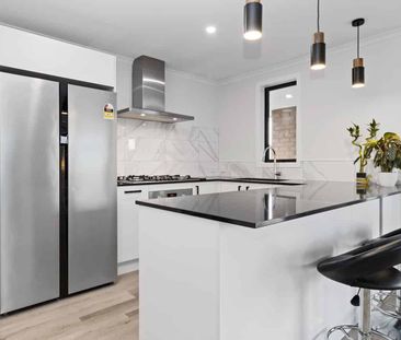 Near new family home not to be missed!! - Photo 2