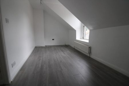 3 bedroom apartment to rent - Photo 2