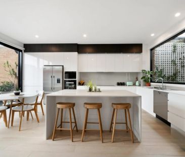 Large Modern Home In Great Richmond location - Photo 6