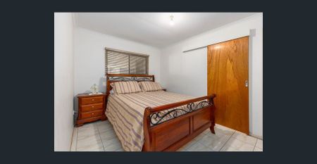 Coastal Hideaway with Outdoor Entertaining Built In - Photo 2