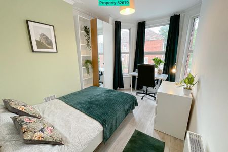 6 bedroom terraced house to rent - Photo 4