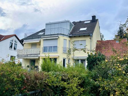 *TRAUMHAFTE DACHWOHNUNG IN 3 FH MIT SONNENBALKON - EBK UND STELLPLATZ* - Foto 4