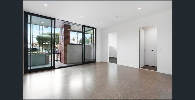 Spacious & Modern Apartment Living! - Photo 1