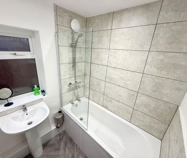 3 bedroom semi-detached house to rent - Photo 4