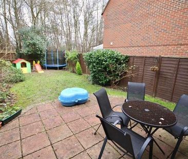 Azalea Close, Havant, PO9 - Photo 3