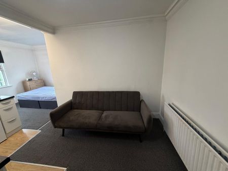 Studio to rent - Photo 3