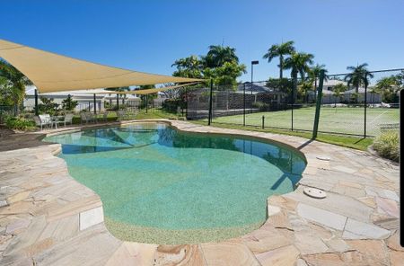 Runaway Bay - Photo 3