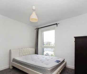 Price £1,700 pcm - Available 07/01/2026 - Part Furnished - Photo 4