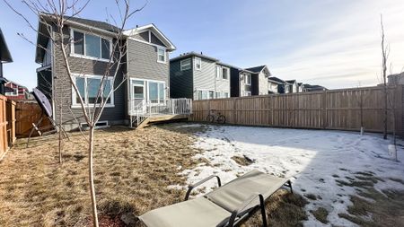 Spacious 4 Bedroom Family Home With Finished Basement And Bonus Room - Photo 3