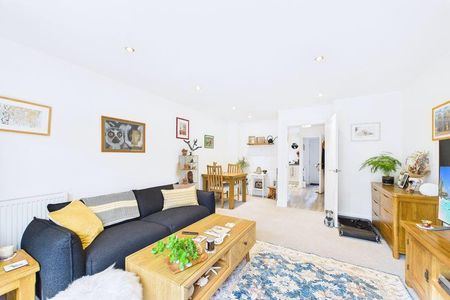 2 bedroom semi-detached house to rent - Photo 3
