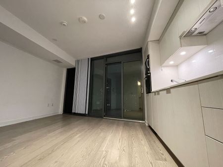 For Lease - 11 wellesley Street Unit# 2412, Toronto, Ontario - Photo 4