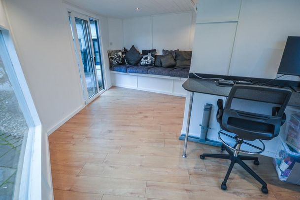 5 bedroom detached house to rent - Photo 1