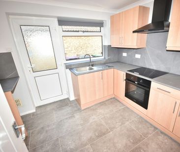 Bungalow to rent on - Photo 1