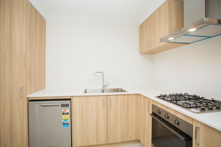 5b Sonoma Way, Madora Bay WA 6210 - Duplex For Rent | Domain - Photo 5