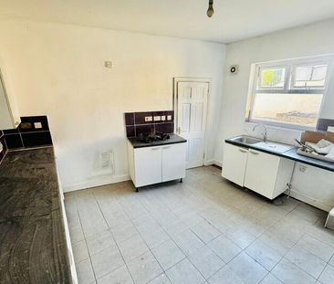 Cinder Bank, Dudley, DY2 9AL - Photo 6