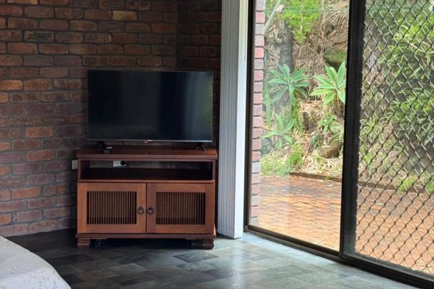 Welcome to 28 Knight Street, Rochedale South – One-Bedroom Studio Living - Photo 1