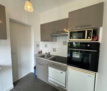 Location Appartement 2 pièces 47m² POITIERS 86000 - Photo 3