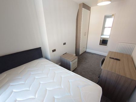 Gilroy Road, Kensington. - Photo 2