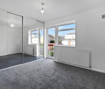 3 bedroom end of terrace house to rent - Photo 5