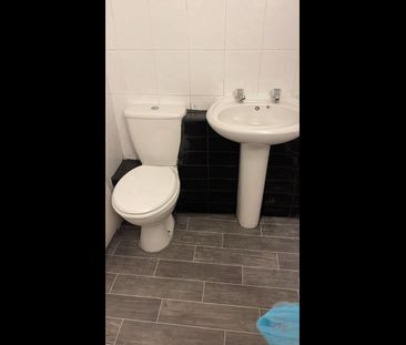 4 Bed Terraced House, Phythian Close, L6 - Photo 6