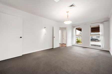5 Hull Street, Hawthorn VIC 3122 - House For Rent | Domain - Photo 3