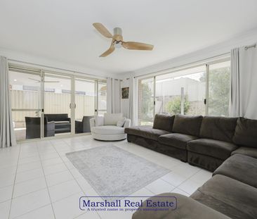 Family Home in Carramar with a Pool! - Photo 3
