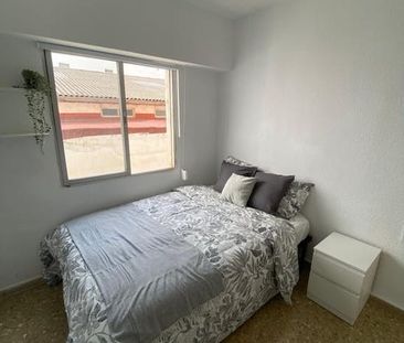 Carrer Joan Lluis Vives, Manises, Valencian Community 46940 - Photo 1