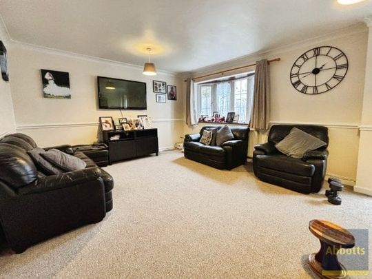 Wickford Place, Basildon - Photo 1