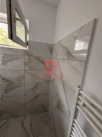 Apartament 2 Camere Proaspat Renovat | Tomis Nord, Chiar Langa Liceul Calinescu - Photo 3