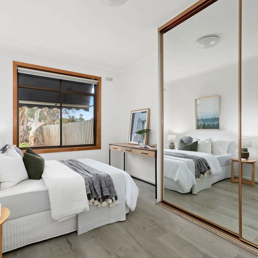 CHARMING FAMILY HOME FOR RENT IN HAMPTON! - Photo 1