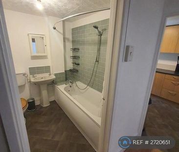 2 bedroom flat to rent - Photo 5