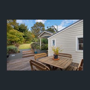 Freshly Painted Quaint Cottage - Short Term Rental - Photo 2