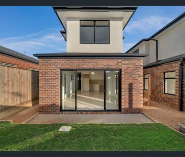 "Bright, Spacious, and Ready to Welcome You – Your Perfect Family H... - Photo 1