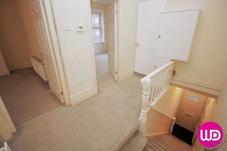 3 bedroom flat to rent - Photo 4
