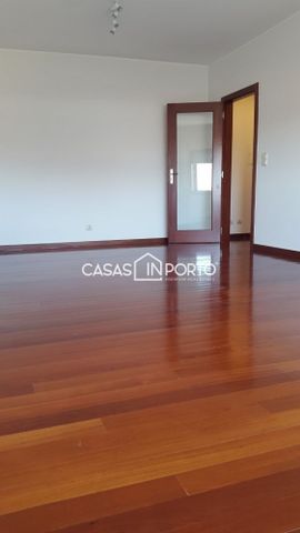 T2 próximo ao Hospital S. João / Polo Universitário - Pedrouços - Photo 3