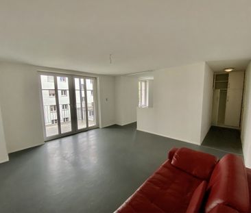 moderne, helle 1 1/2 Zi. Wohnung mit grossem Balkon Südseite 7.5 m2 - Photo 1