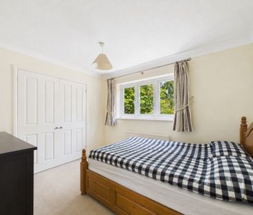 Whitecross Square, Leckhampton, Cheltenham, GL53 - Photo 3