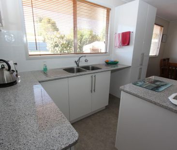 Tidy 3 Bedroom Home - Photo 2