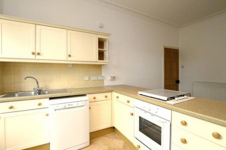 3 bedroom semi-detached house to rent - Photo 4